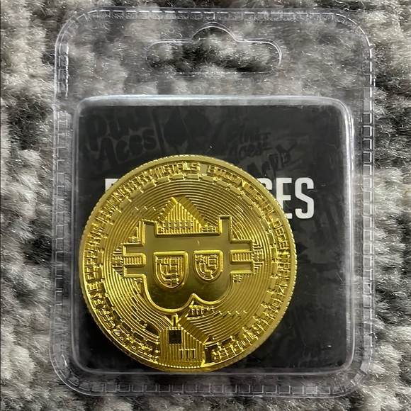 Bitcoin Golf Ball Marker - Picture 4 of 4